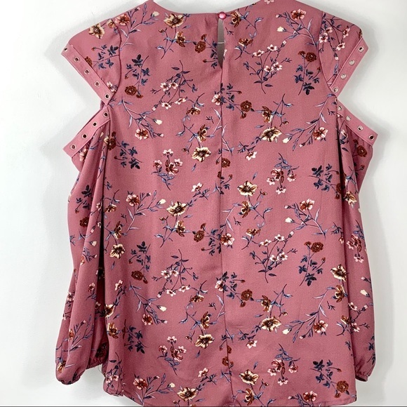 Trixxi Girl Cut out Shoulder Top - Picture 7 of 8